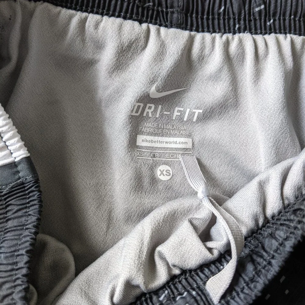 ✨ Nike Dri Fit black print Running shorts XS